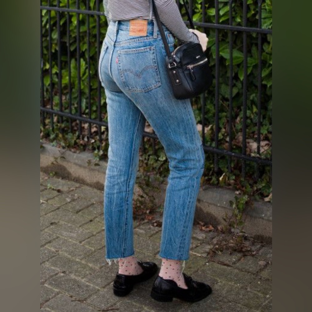 Levis wedgie straight jeans